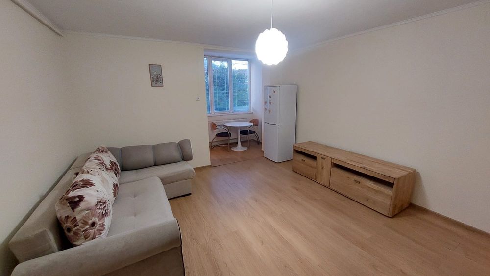 Garsoniera de vânzare