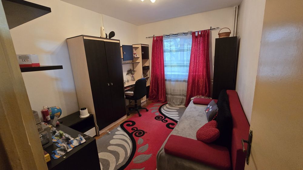 Vând apartament 3 camere Alfa etaj 1