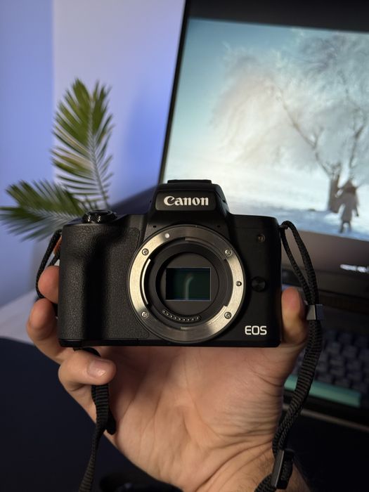 Canon m 50 mark 2 с объективом 18-150 mm