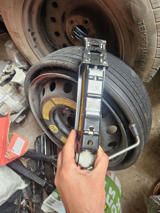 Крик за Audi Vw чисто нов