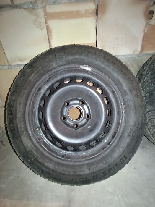 Гуми с желязни джанти R15 VW