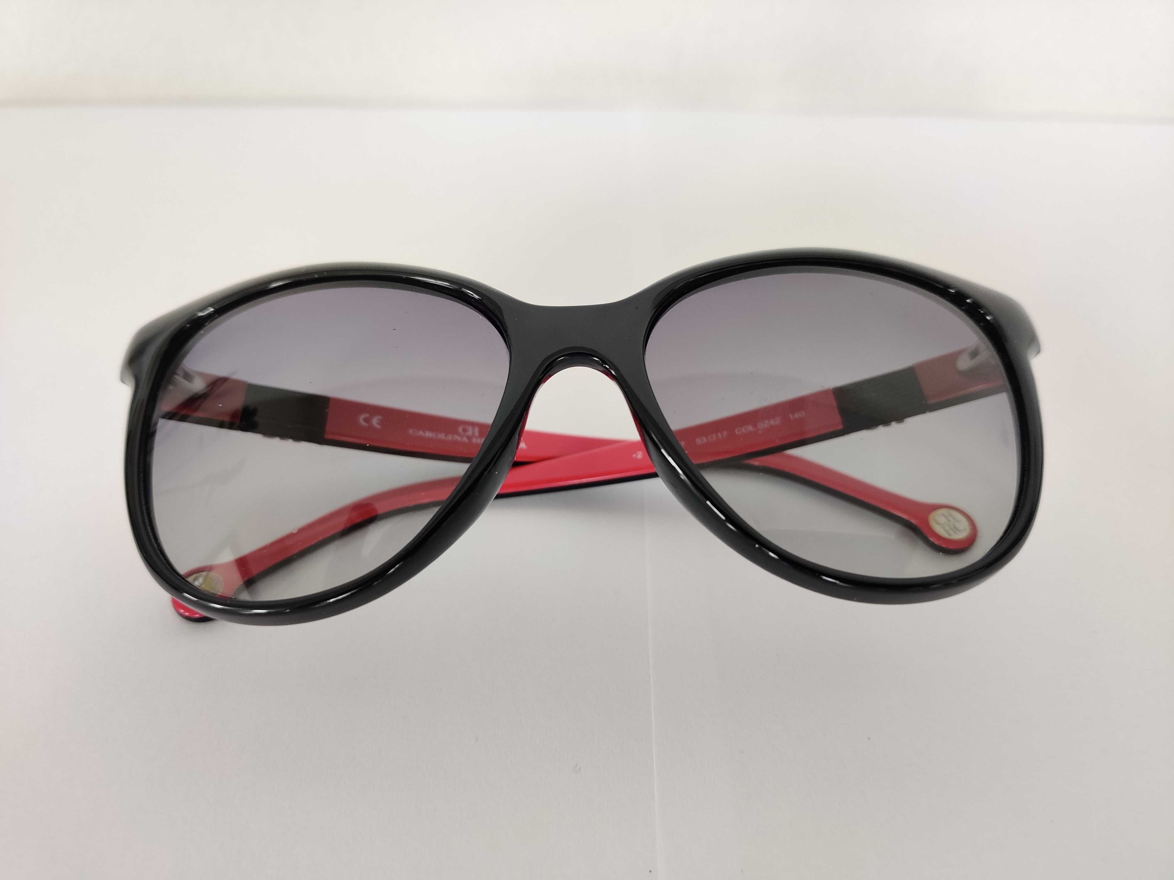 Vand ochelari de soare Carolina Herrera SHE697, stare perfecta