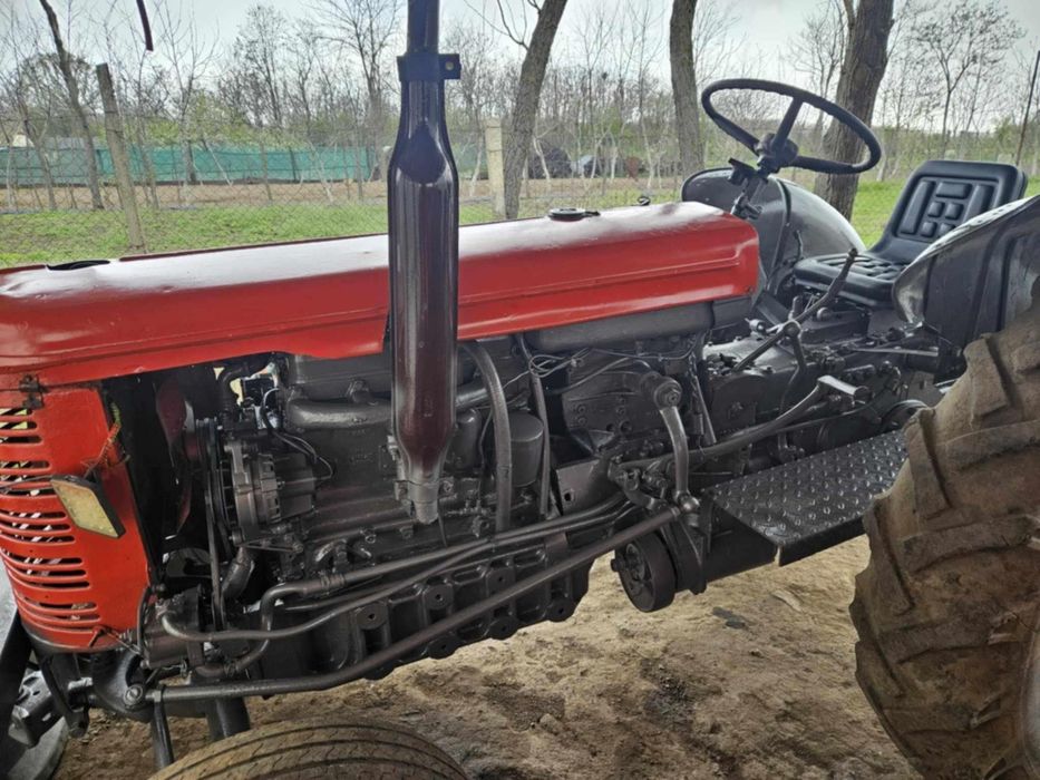 Vând sau schimb tractor cu motor de aro ambreiaj defect