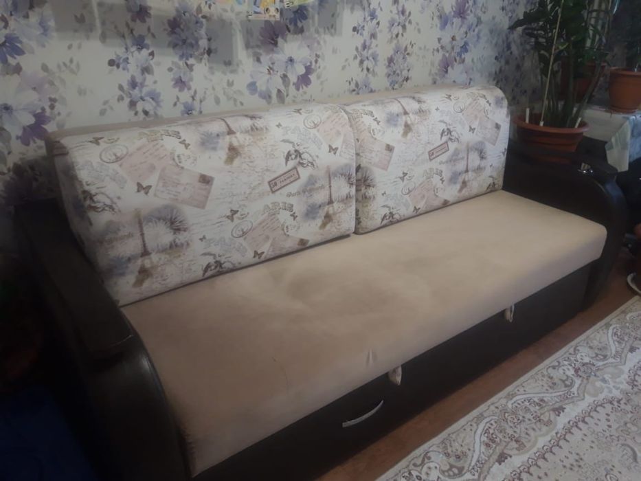Продам диван в отличном состоянии
