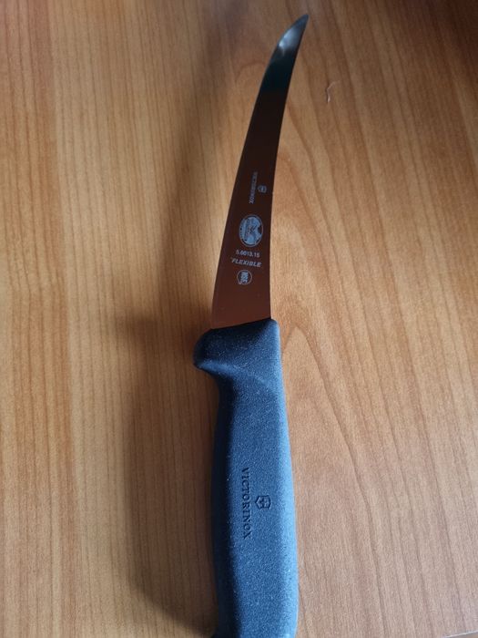 Cuțit profesional tranșat Victorinox