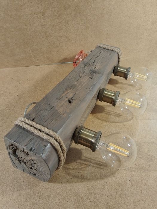 Decoratiune corp iluminat lemn masiv