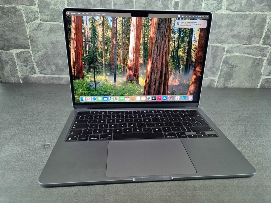 Apple MacBook Air M2 Като нов, 22 цикъла!!!