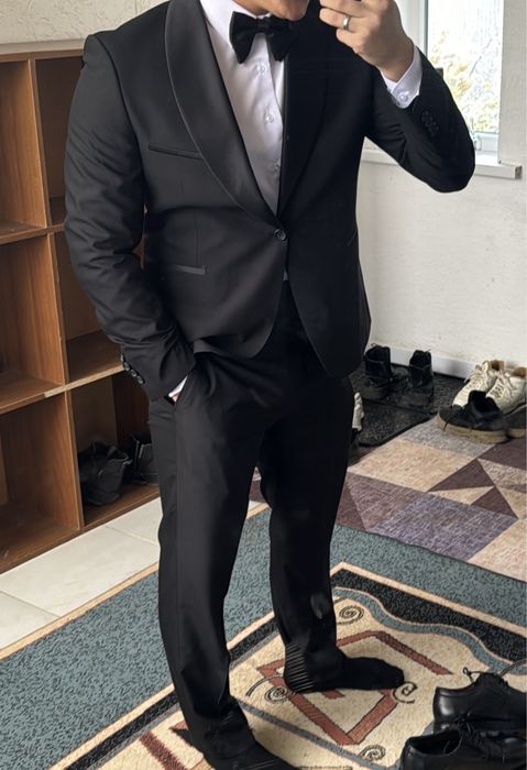 Продам костюм смокинг!