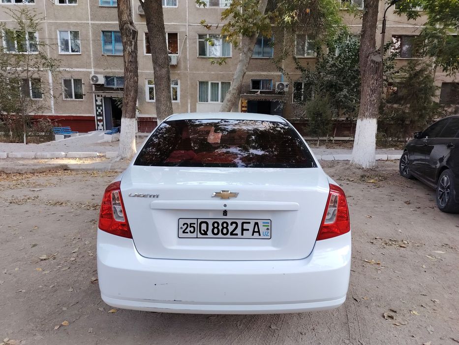 Chevrolet Gentra 1 pozitsiya