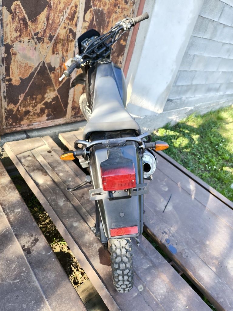 Motocicletă Suzuki dr 125SE