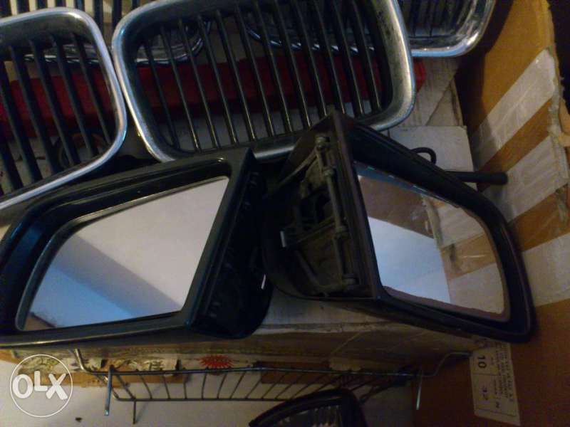 триъгълници,аптечки,ключ за гуми,крик,огледала,теглич и др..