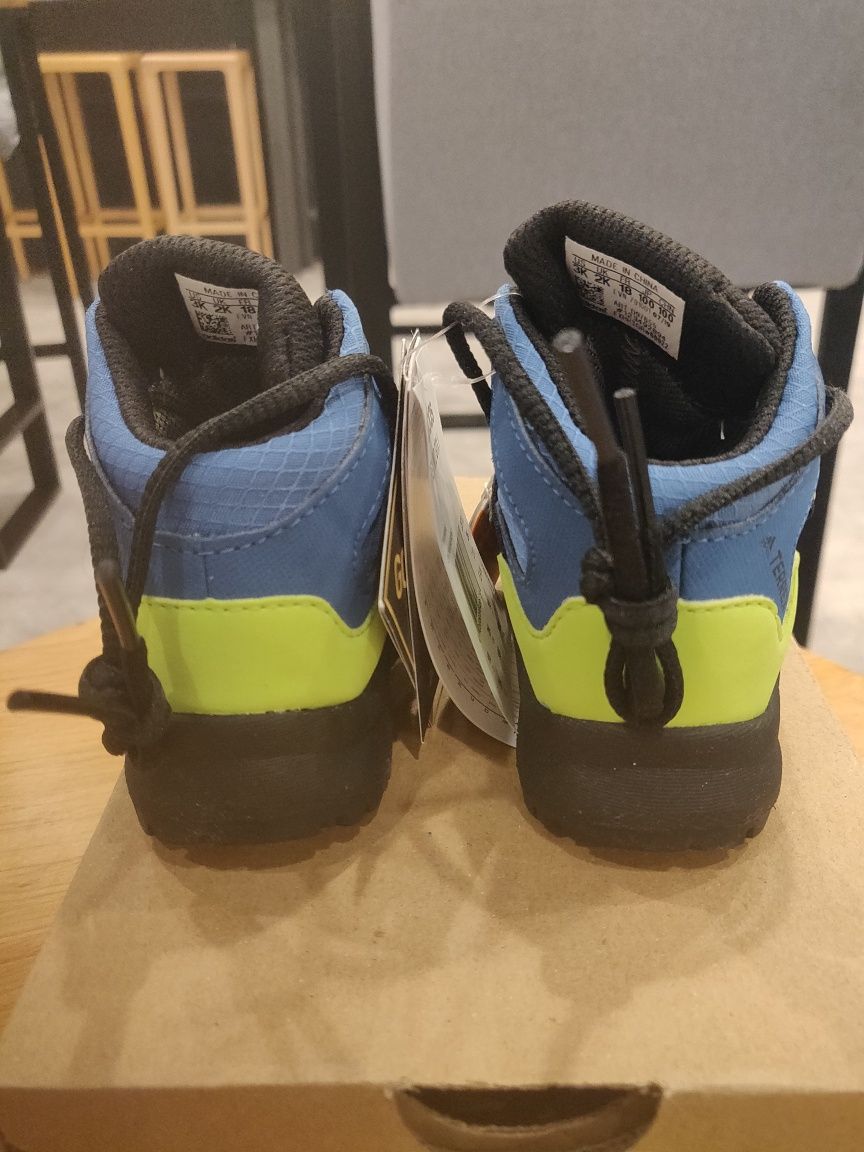 Детски обувки Adidas Terrex Mid Goretex 18 и 19 размер
