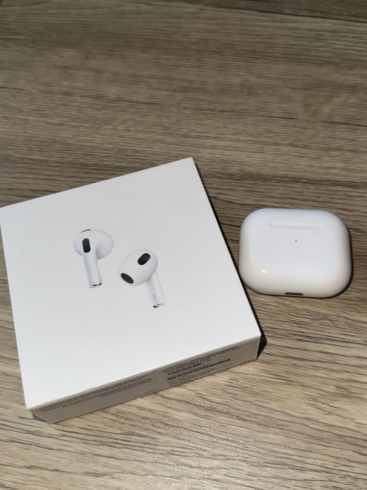 Продам AirPods 3 (3rd generation)