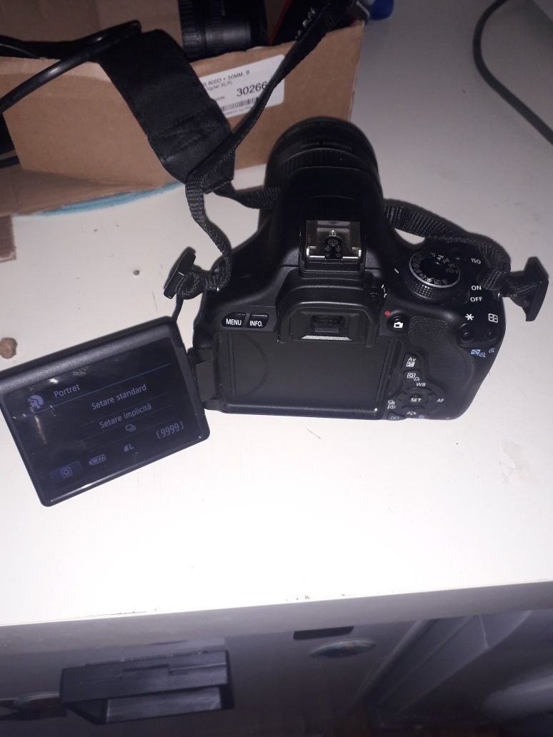 Canon eos rebel x3 2 lentile plus baterie si încărcător daca poti wapp
