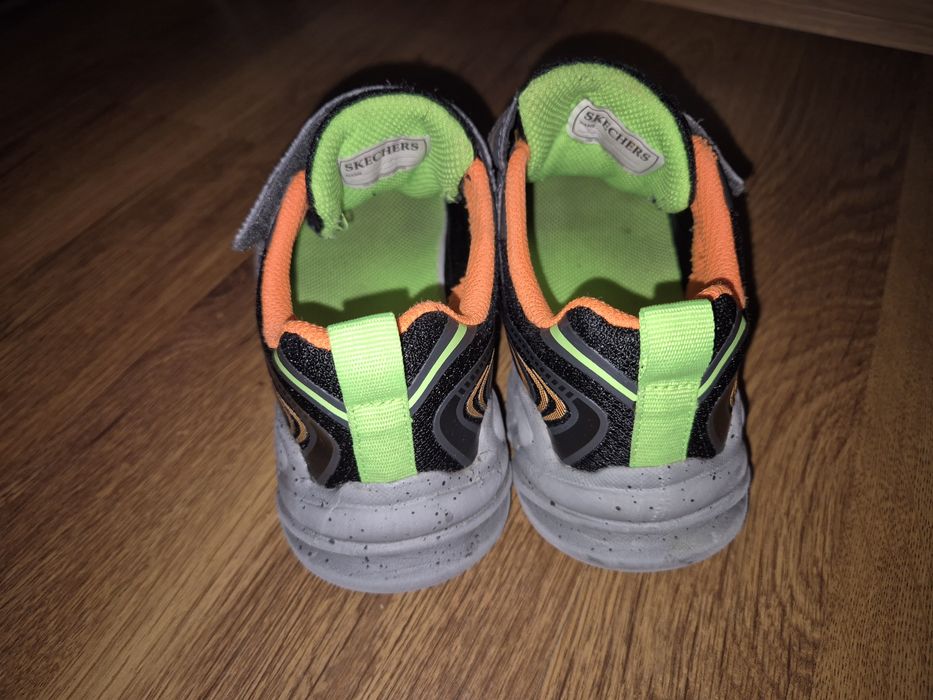 Vand Adidasi Skechers nr 31, pt copii