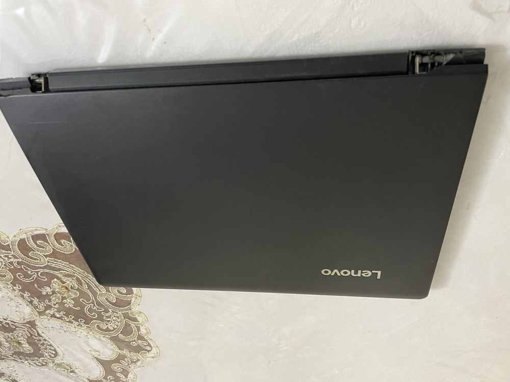 Noutbuk  Lenovo sotiladi