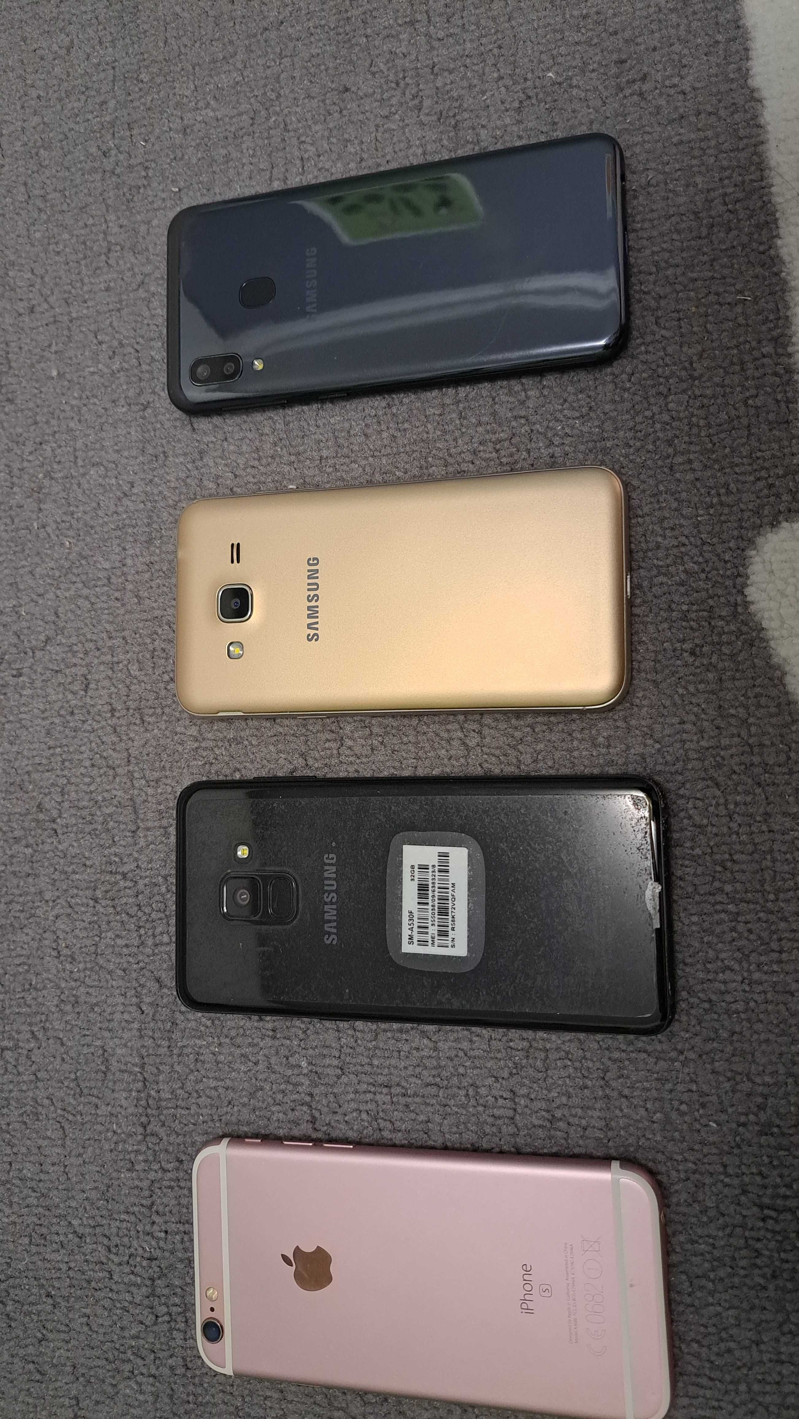 Vand 4 telefoane Samsung/Iphone