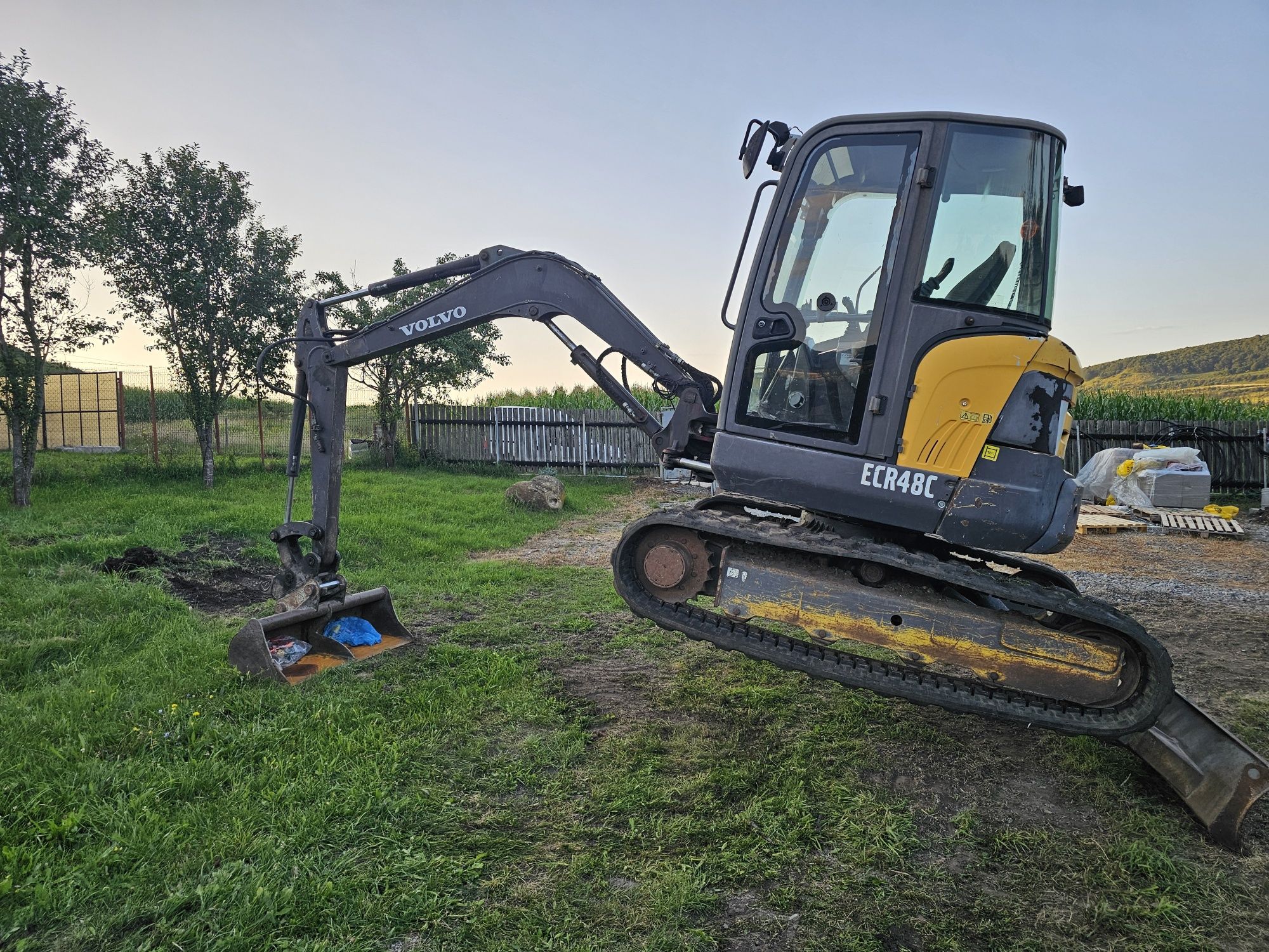 Miniexcavator volvo ecr 48c 5 tone
