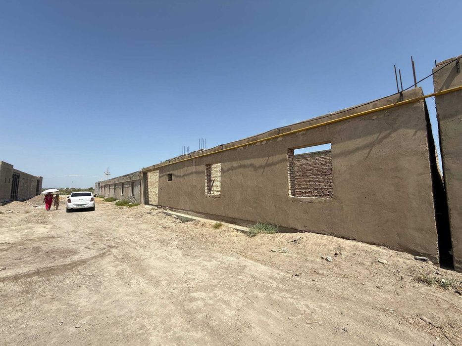 TAYYOR 6 SOTIQLI QURILISHI tuganlanmagan hovli sotiladi