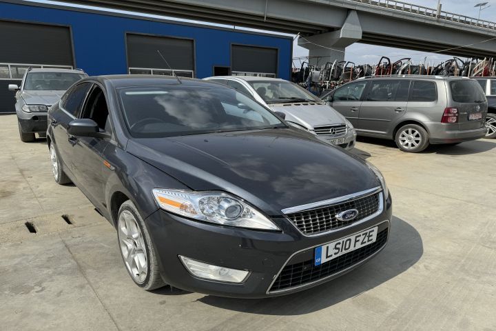 Lampa / Tripla stop stanga pe capota portbagaj Ford Mondeo MK4 [2007