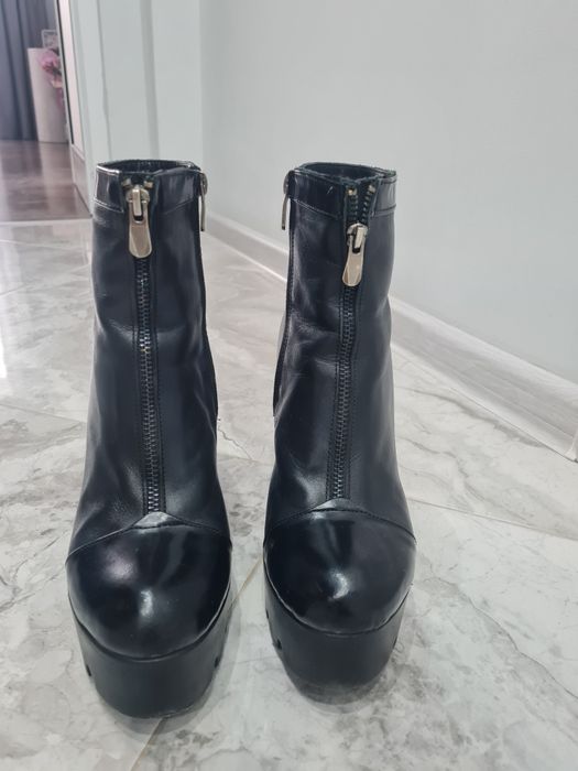 Боти от естествена кожа