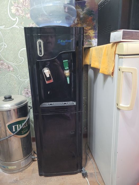 Диспенсер горячая холодная