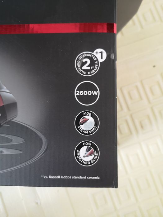 Fier de calcat Russell Hobbs