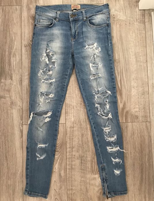 Pantaloni de jeans rupti Bershka nr.40