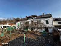 Casa cu 7 camere, spatiu comercial si garaj, Zlatna