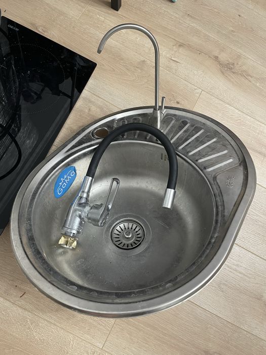 Мойка с краном и фильтром