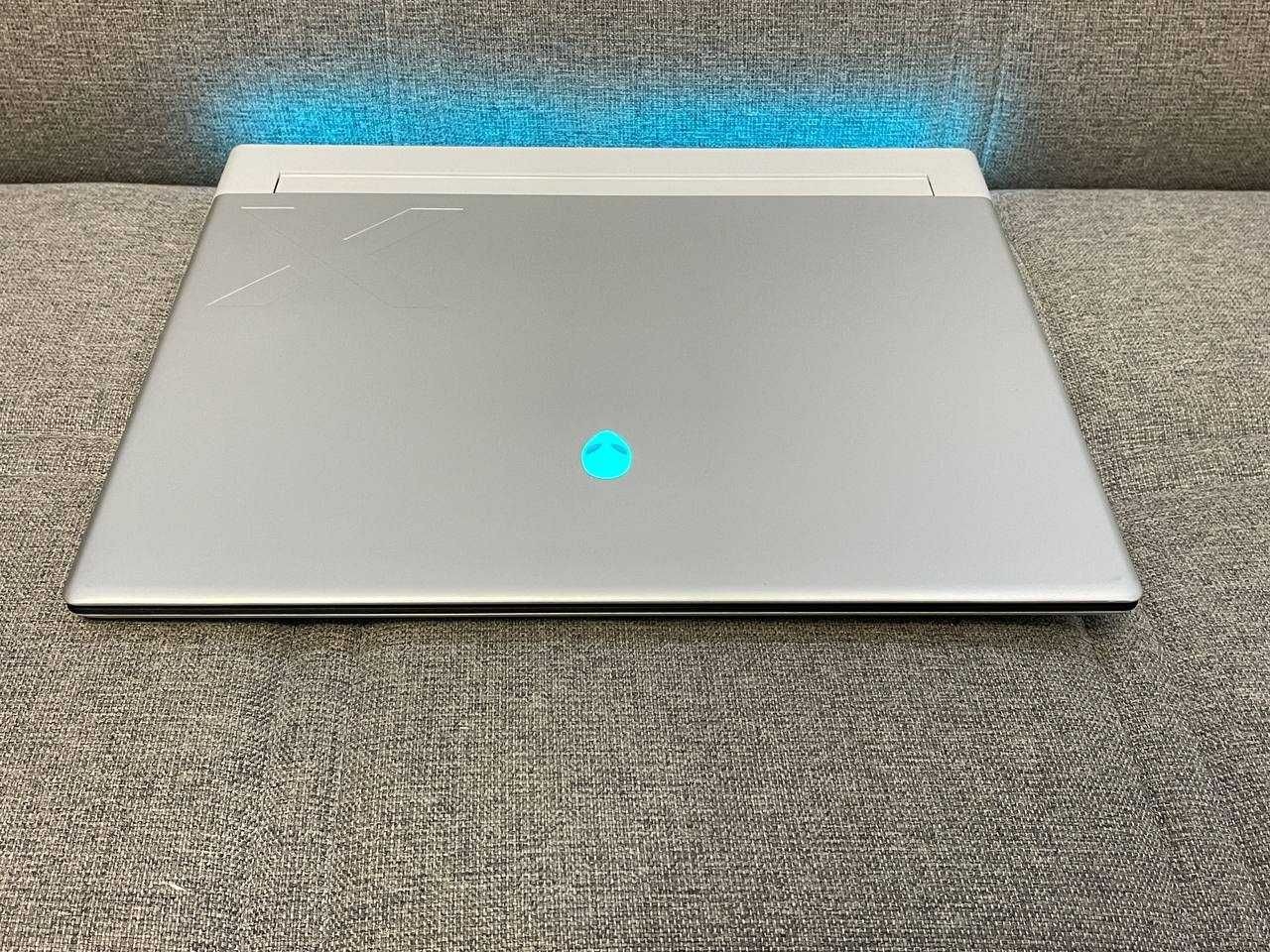 Dell Alienware X16 /I7 13700H /  16Gb / 1TB / RTX4070 - 2K *240GHz