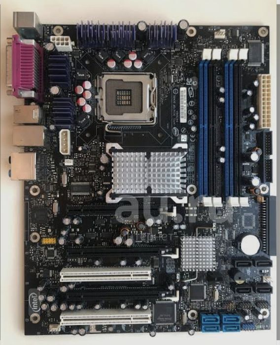 Vând placa de baza  Intel S975XBX2 Intel 975X Express Socket-LGA775