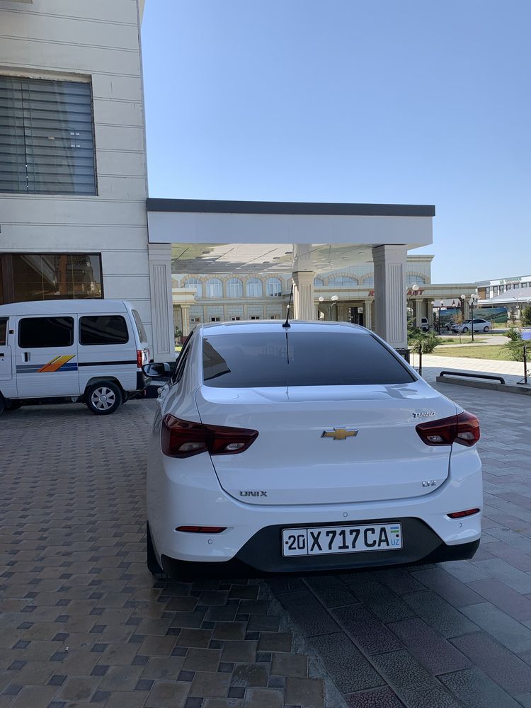Chevrolet  Onix