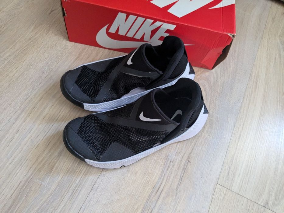 Маратонки  Nike    номер 36,5