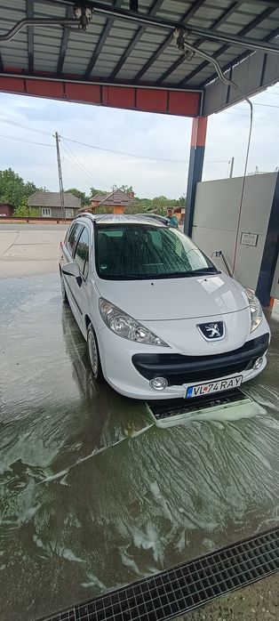 Vând Peugeot 207 SW