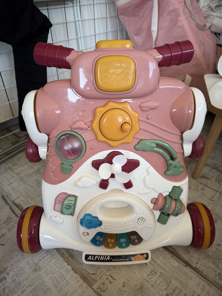 Проходилка M-Toys 2 in 1, трансформираща се, със светлини и звуци