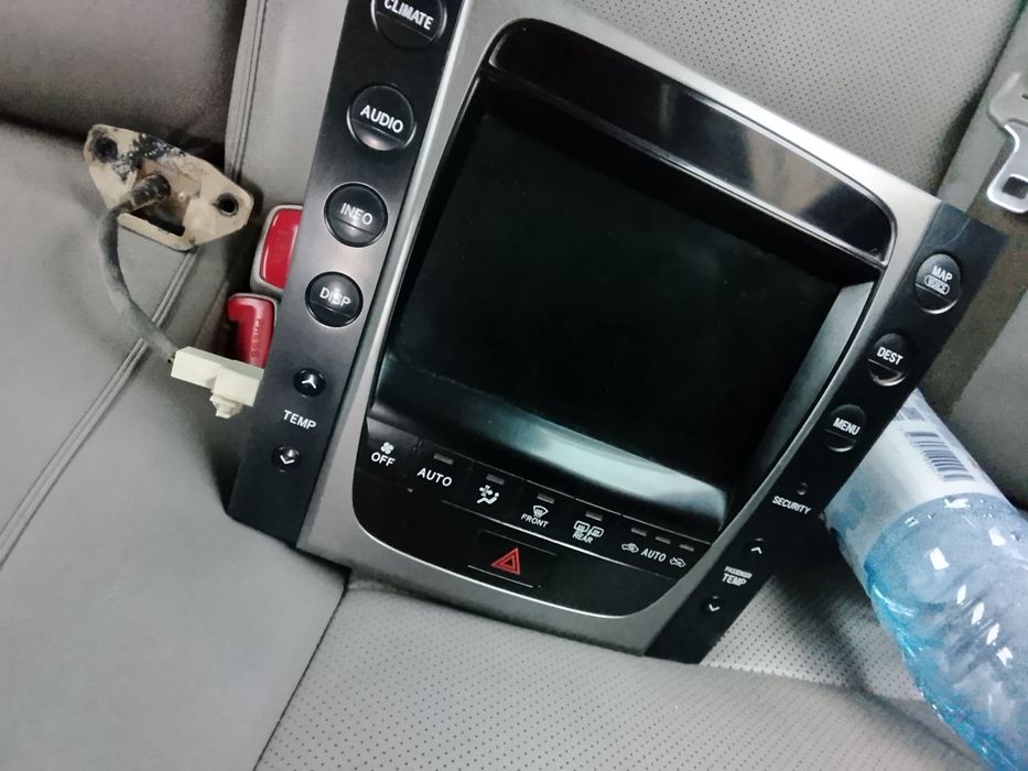 Продаю Лексус монитор с камерой заднего вида