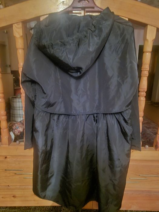 Ново черно яке-ветровка