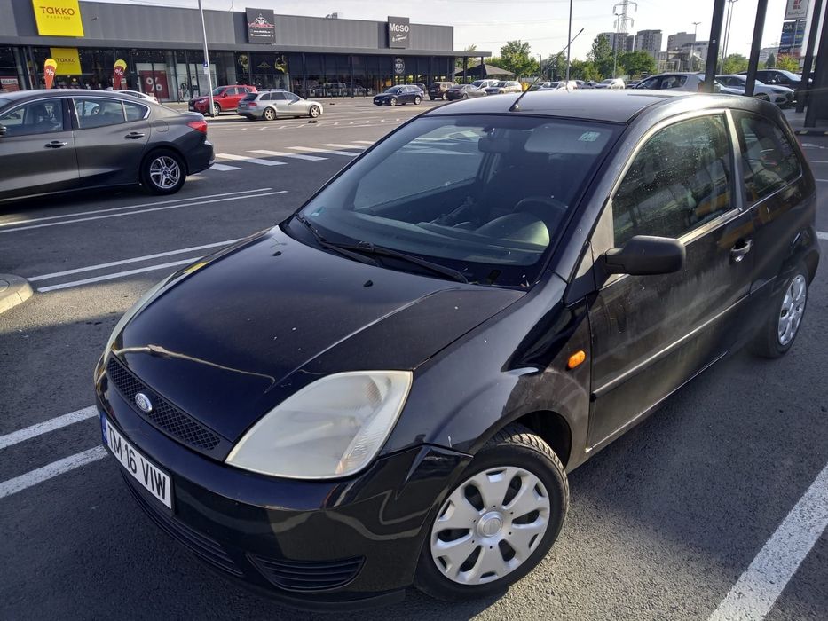 Vând Ford fiesta benzina+ gpl
