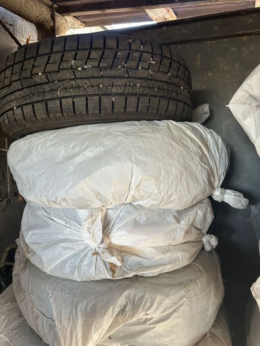 Продаю шины YOKOHAMA