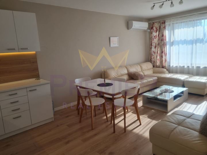 Дава се под наем Двустаен апартамент в Варна, Бриз - 70 кв.м за 612 € - Снимка #1