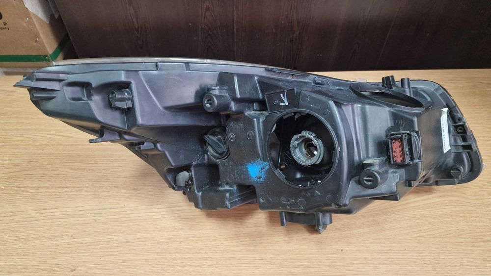 Opel Insignia Опел Инсигния ляв ксенон фар bi-xenon far lyav 2008-2013