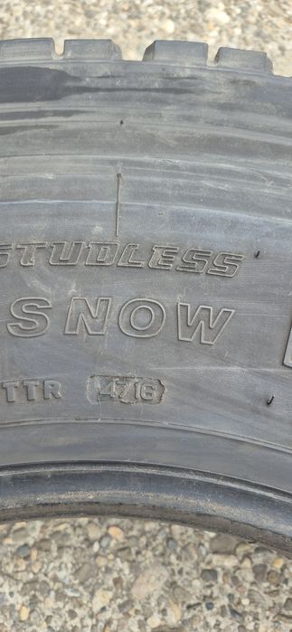 12 anvelope iarna Bridgestone 295/80/22,5.Pretul este pe bucata