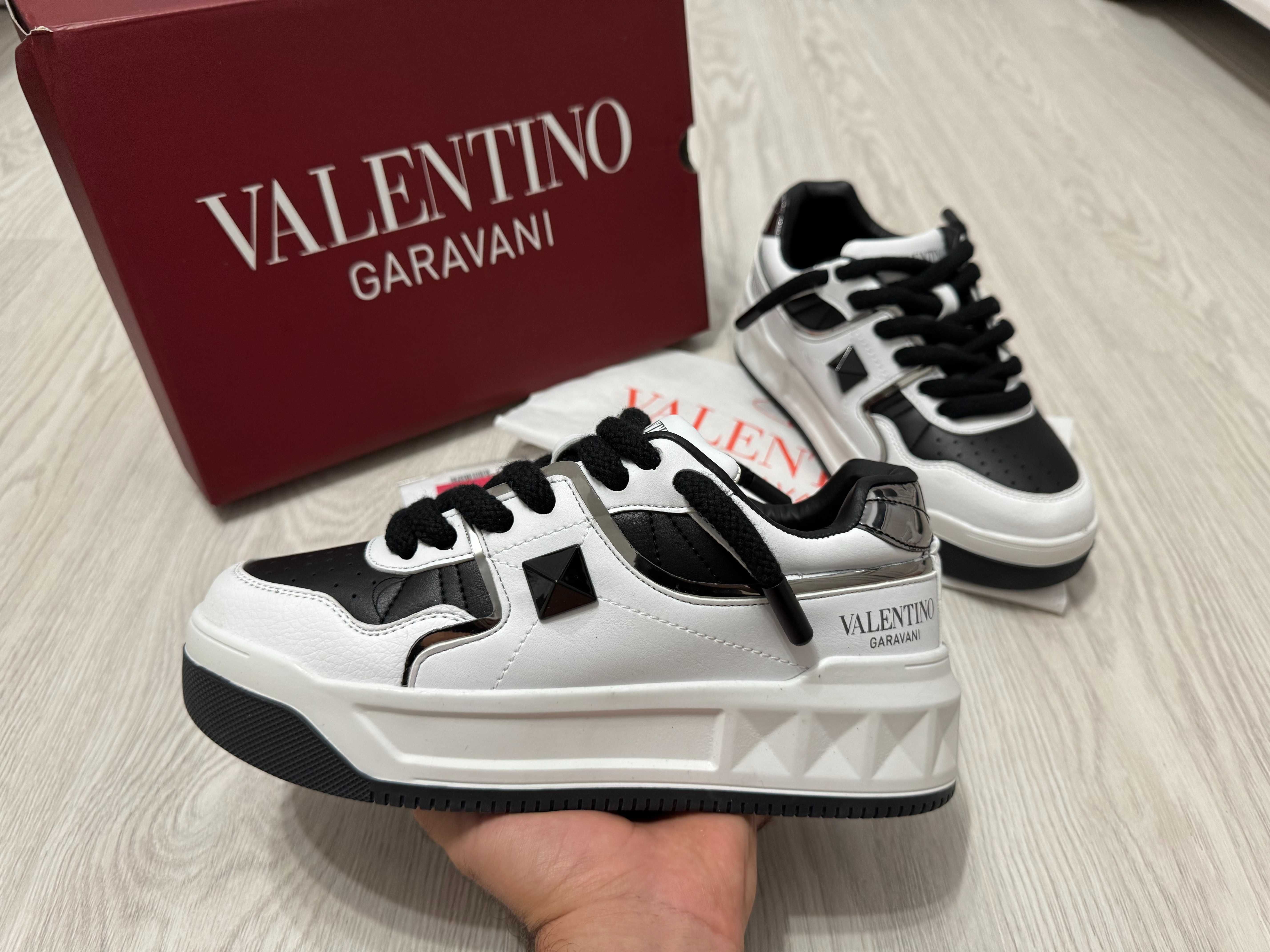 Adidasi Valentino G aravani One Stud Low NOI cu Cutie