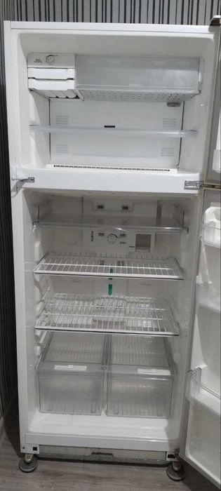 Корейский Холодильник двухкамерный