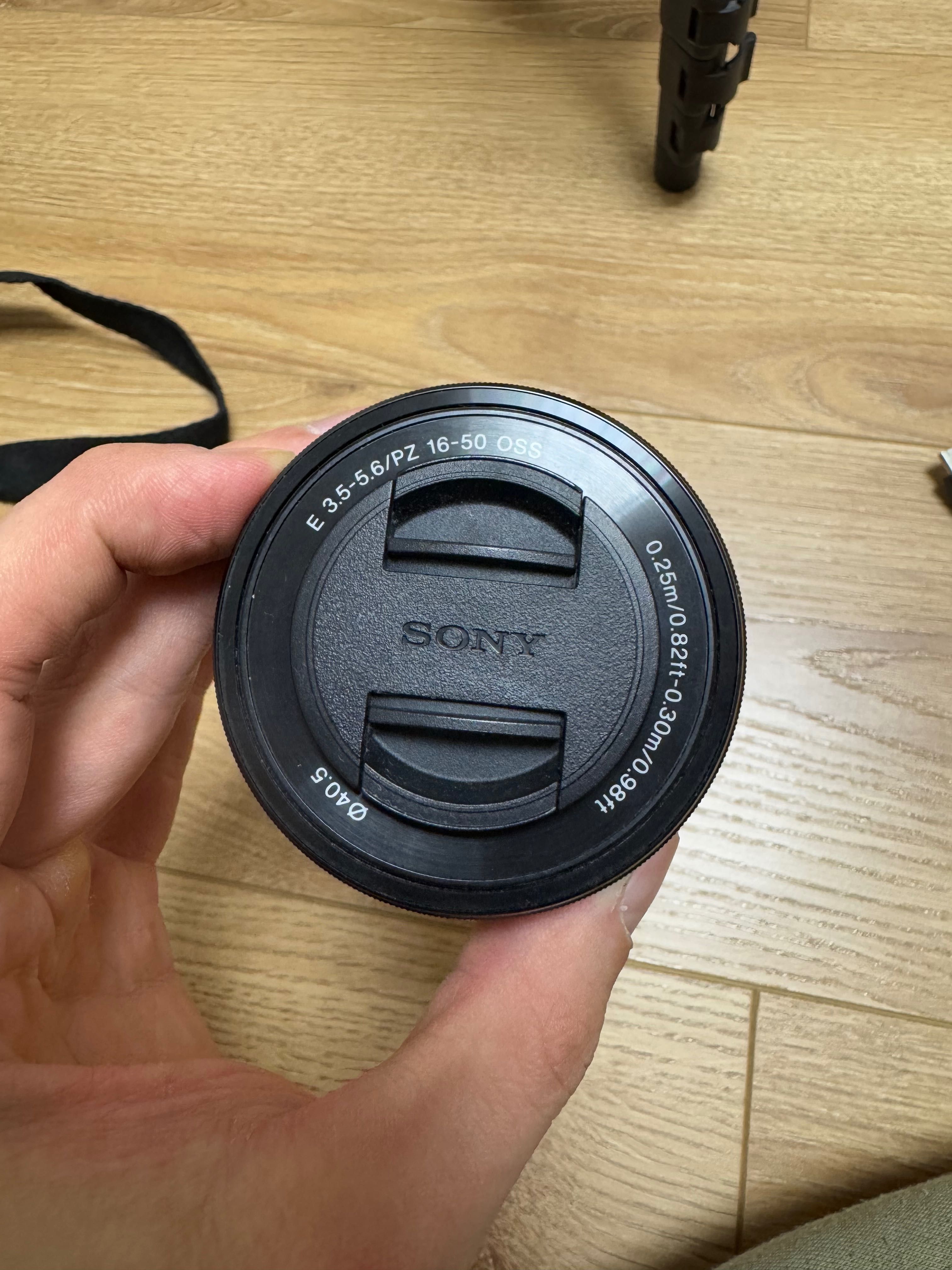 SONY zv-e10 + статив, обектив, бърза 128Gb и Rode wireless go 2 single