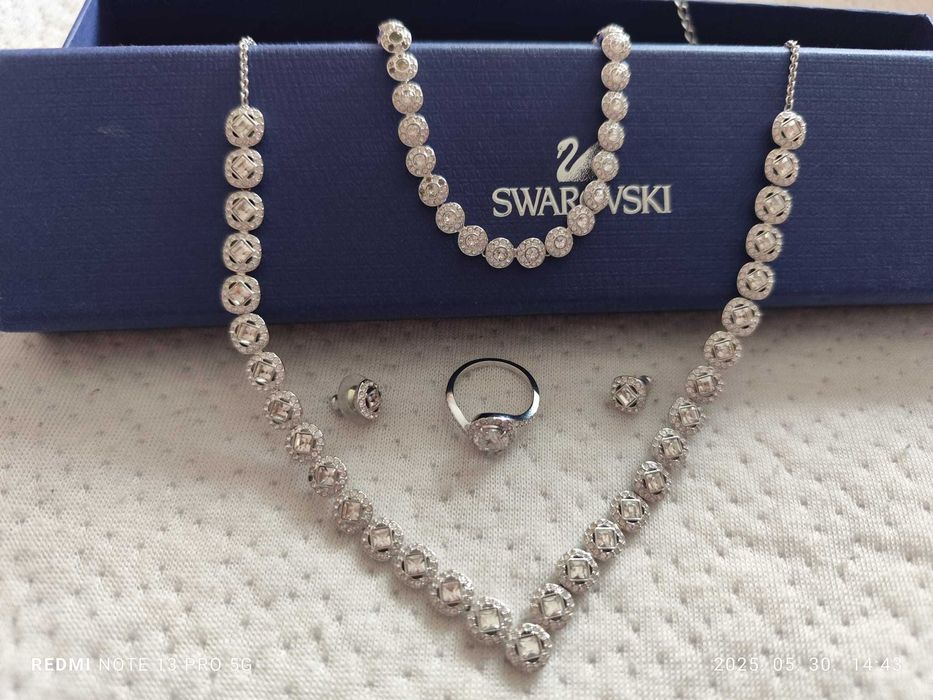 Swarowsky Lantisor dama set Swarovsky Mesmera