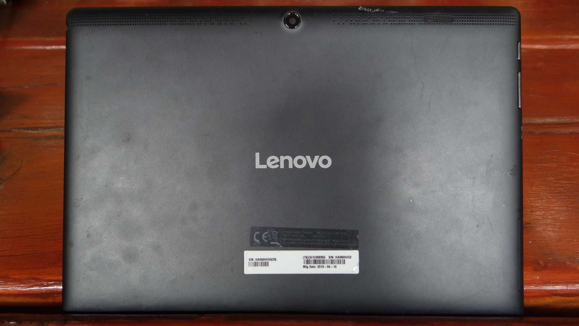 Tableta Lenovo TAB A TB-X103F cu touch crapat/defect