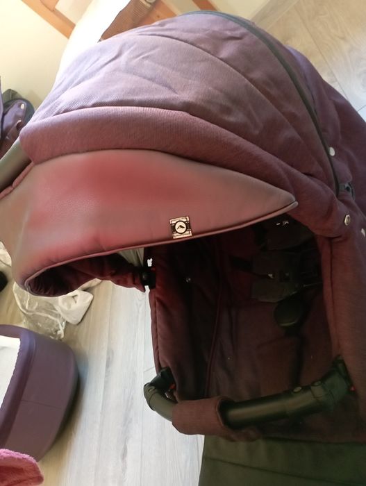 Vând cărucior Adamex 3 in 1