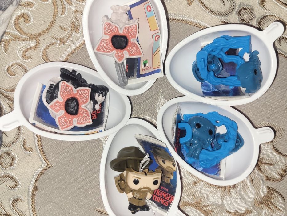 Продажа фигурок kinder joy funko pop stranger things